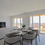 Luxury 2bedrms With Seaview Citycenter&parking #4 *