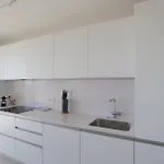 Luxury 2bedrms With Seaview Citycenter&parking #4 *