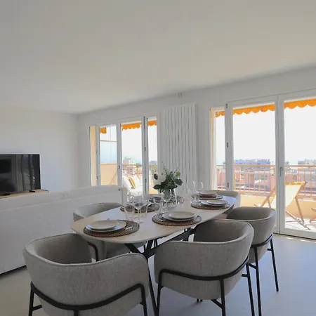 Luxury 2bedrms With Seaview Citycenter&parking #4 *